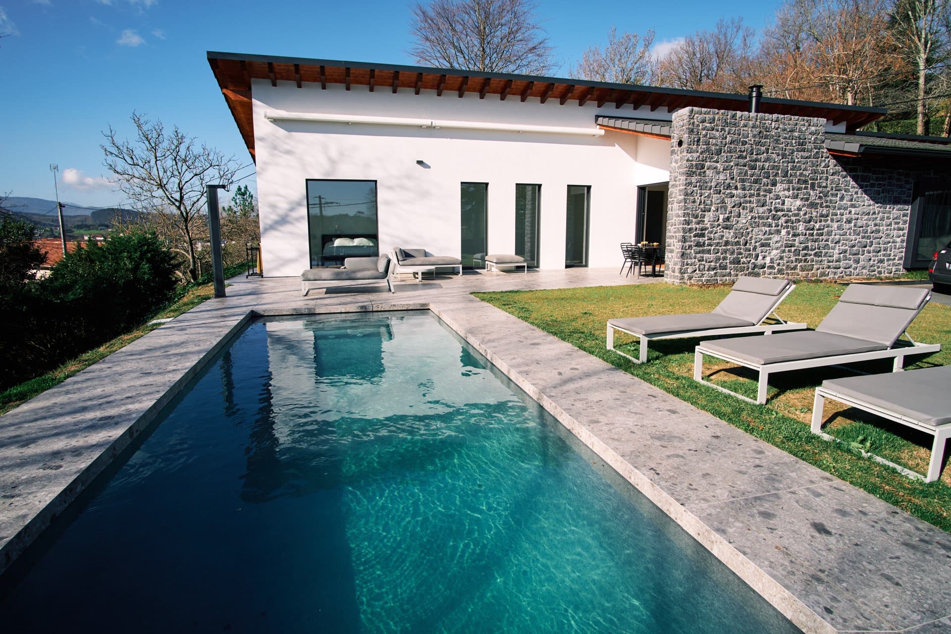Tour virtuel immobilier 360° vs vidéo IA : que choisir en 2026 ?